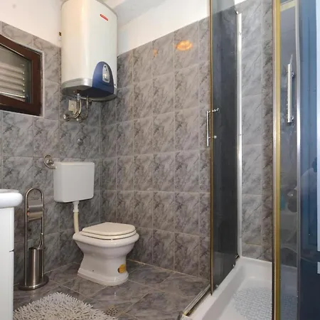 Amazing In With Jacuzzi *