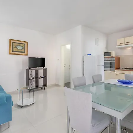 Semesterbostad Awesome In Podgora (Split-Dalmatia)
